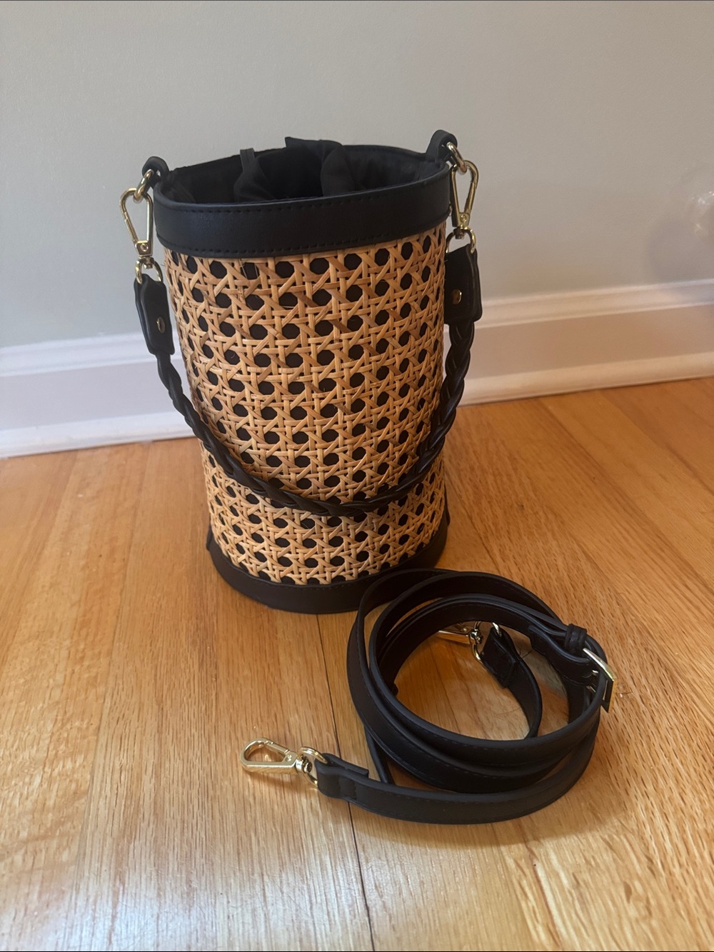 Tommy Bahama Black & Natural Woven Bucket Crossbody - Picture 10 of 10